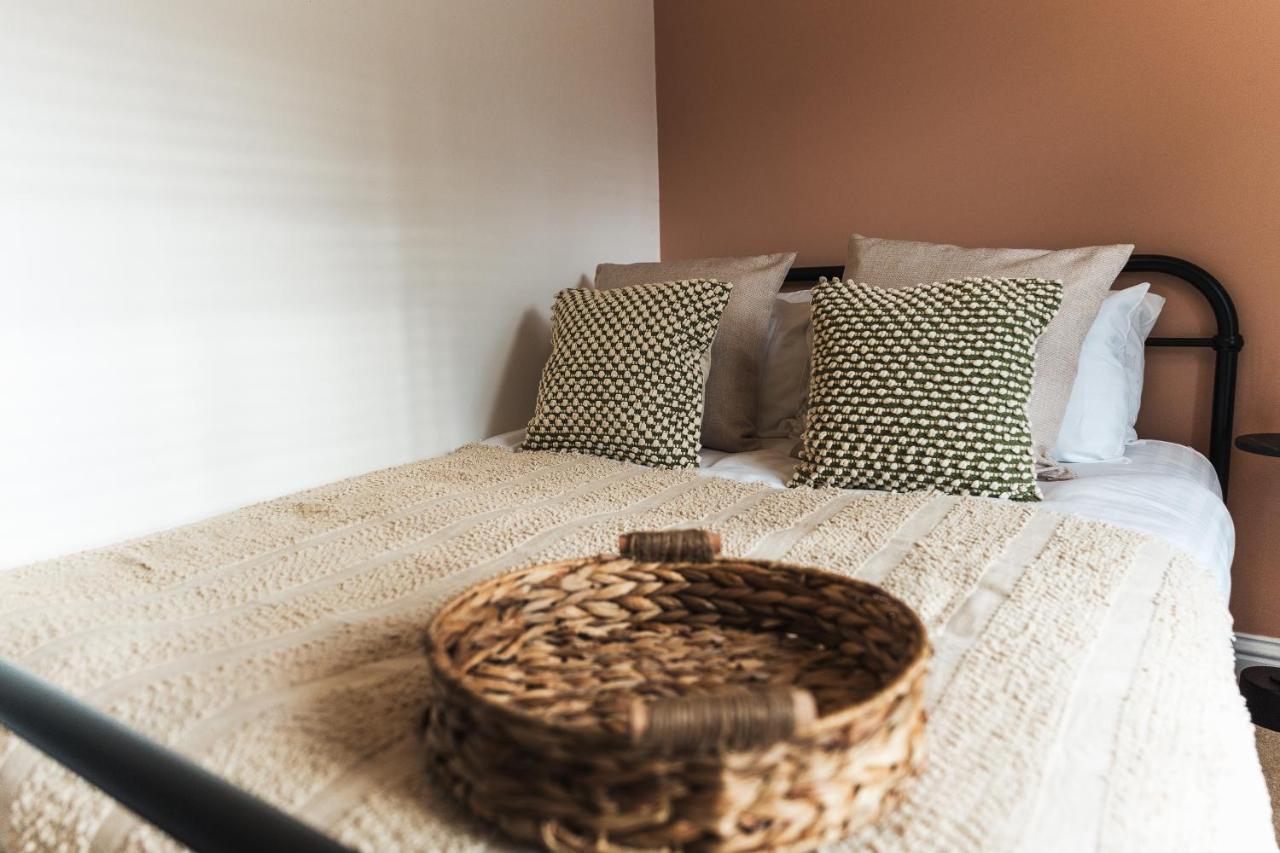 Wych Cottage, Striking 2 Bed, Parking, Ground Floor Flat - Step Free Somerton  Kültér fotó