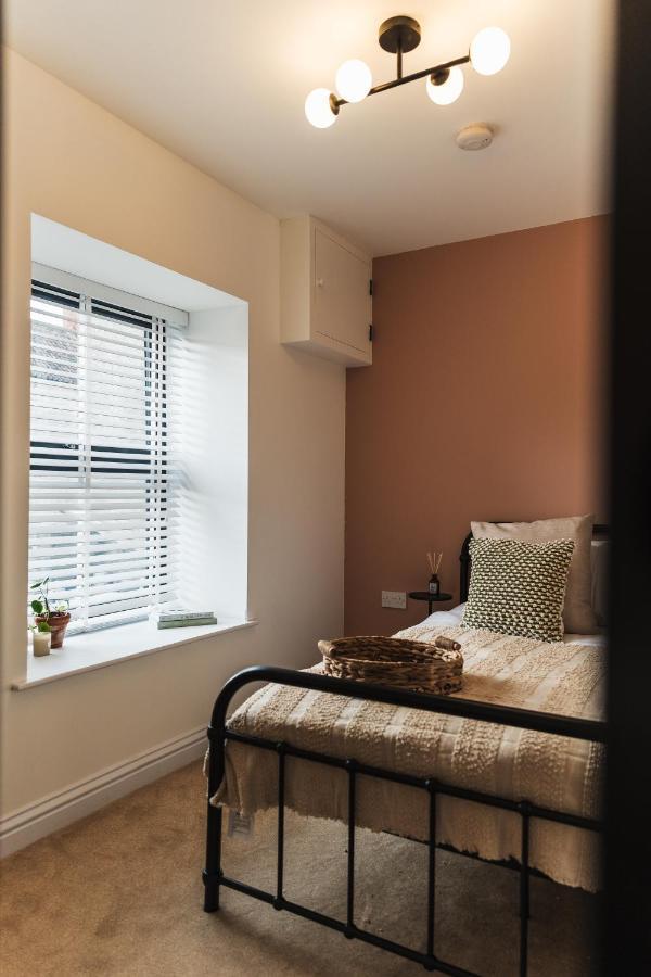 Wych Cottage, Striking 2 Bed, Parking, Ground Floor Flat - Step Free Somerton  Kültér fotó